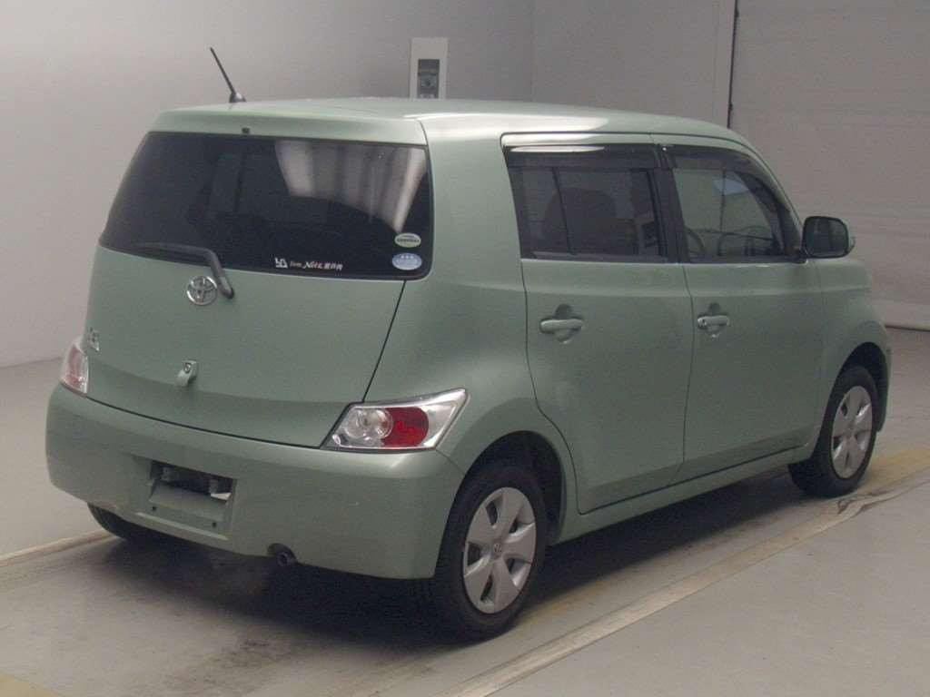 2011 Toyota bB QNC20[1]