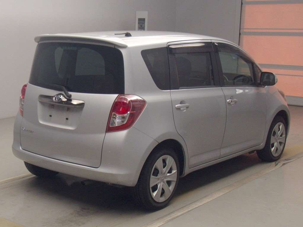 2010 Toyota Ractis NCP100[1]