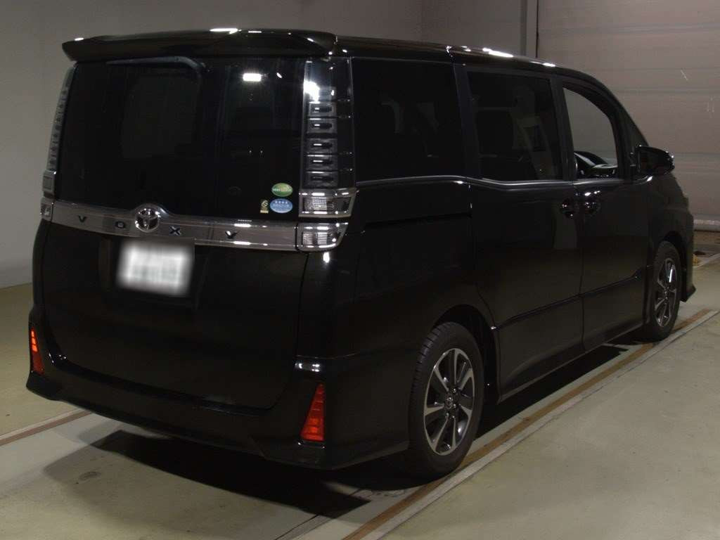 2018 Toyota Voxy ZRR80W[1]