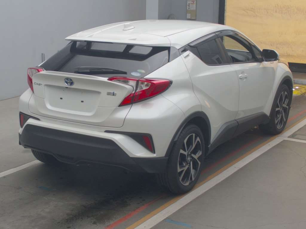 2020 Toyota C-HR ZYX11[1]