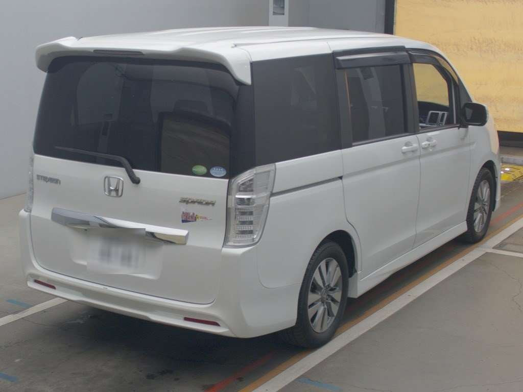 2013 Honda Step WGN Spada RK5[1]