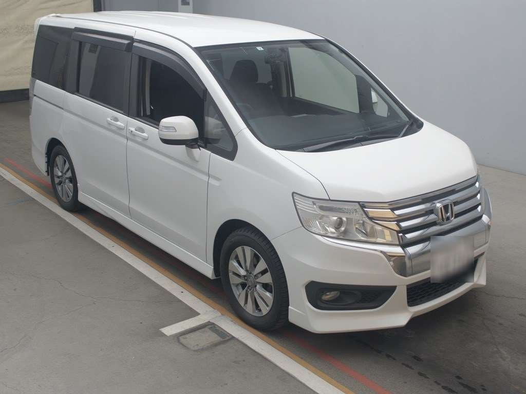 2013 Honda Step WGN Spada RK5[2]