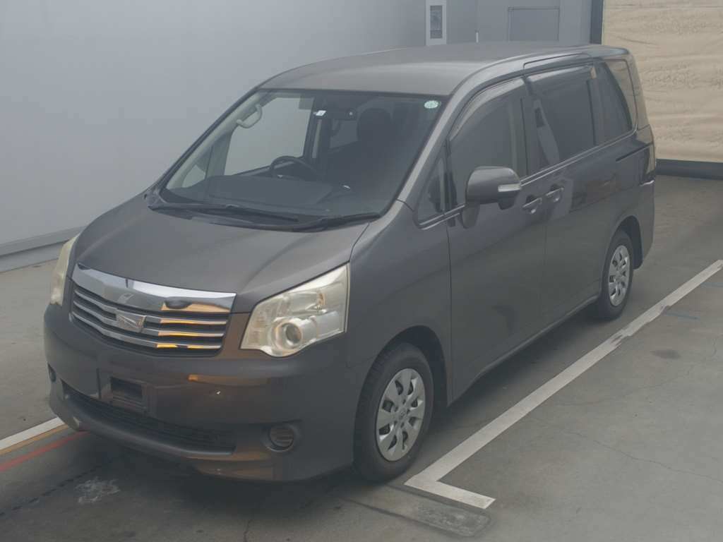 2010 Toyota Noah ZRR70G[0]