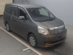 2010 Toyota Noah