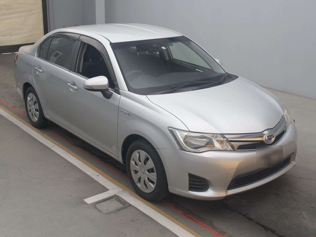 2013 Toyota Corolla Axio NKE165[2]