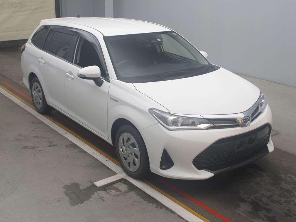 2017 Toyota Corolla Fielder NKE165G[2]