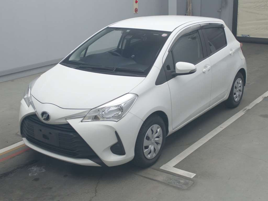 2017 Toyota Vitz NSP130[0]