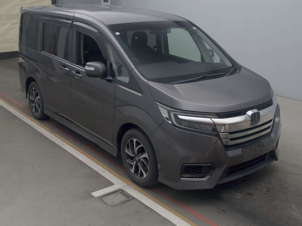 2018 Honda Step WGN Spada RP3[2]