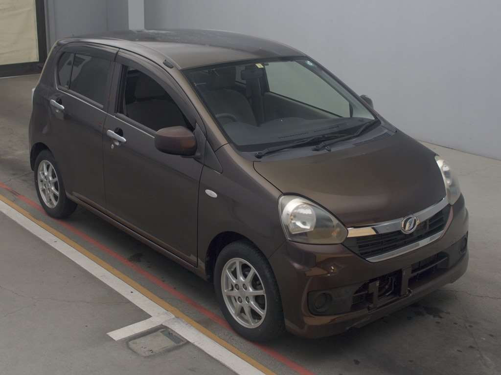 2014 Daihatsu Mira es LA300S[2]