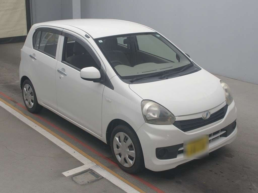 2014 Daihatsu Mira es LA300S[2]