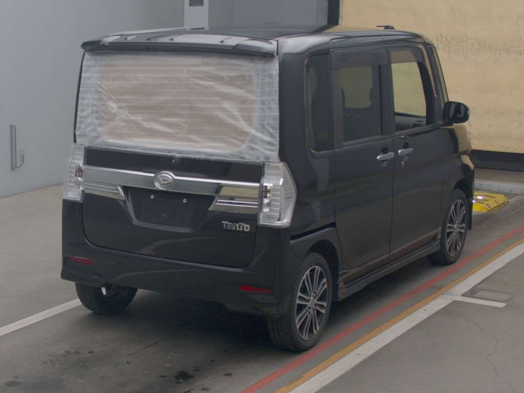 2015 Daihatsu Tanto Custom LA600S[1]