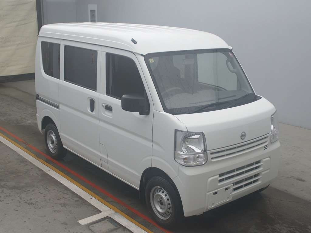 2023 Nissan NV100 Clipper DR17V[2]