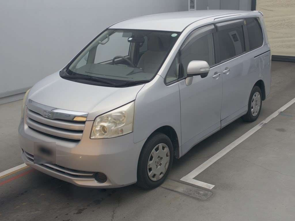 2010 Toyota Noah ZRR70G[0]