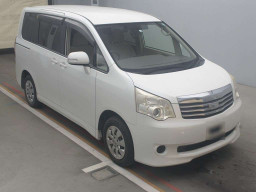 2010 Toyota Noah