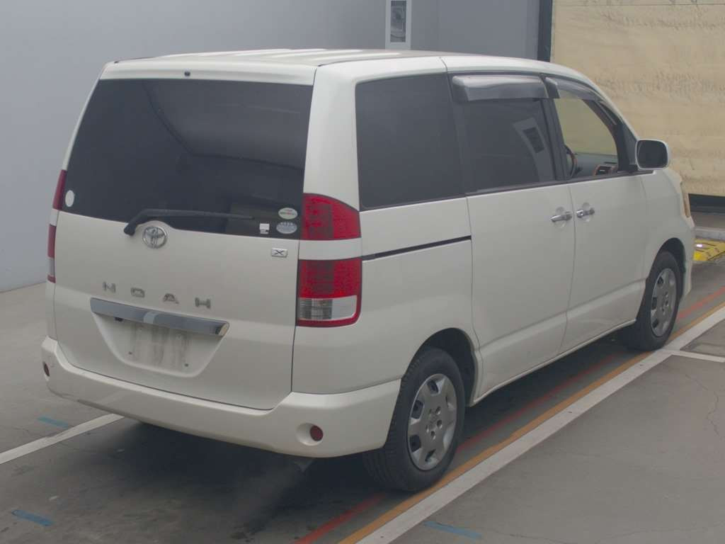 2006 Toyota Noah AZR60G[1]