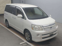 2006 Toyota Noah