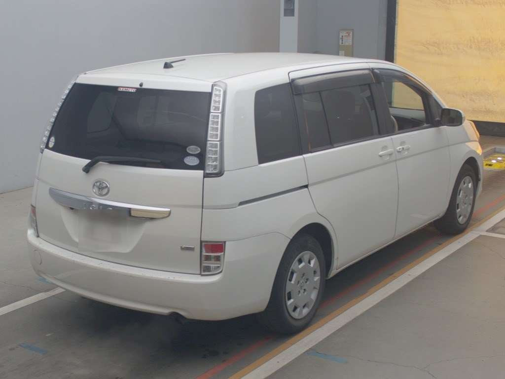 2011 Toyota Isis ZGM10G[1]