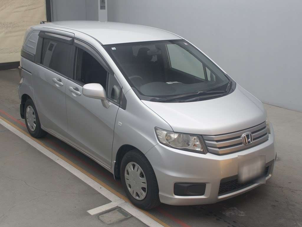 2010 Honda Freed Spike GB3[2]