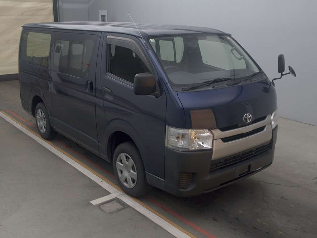 2018 Toyota Hiace Van GDH201V[2]