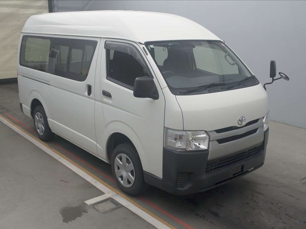 2017 Toyota Regiusace Van TRH200K[2]