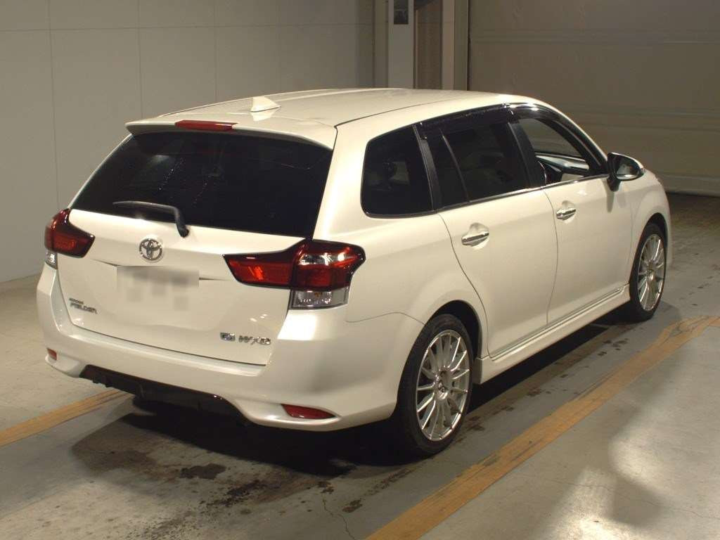 2015 Toyota Corolla Fielder NRE161G[1]