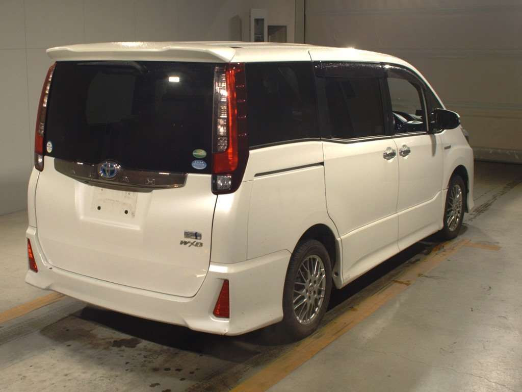 2016 Toyota Noah ZWR80W[1]