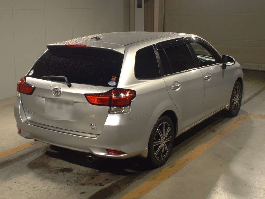 2015 Toyota Corolla Fielder ZRE162G[1]