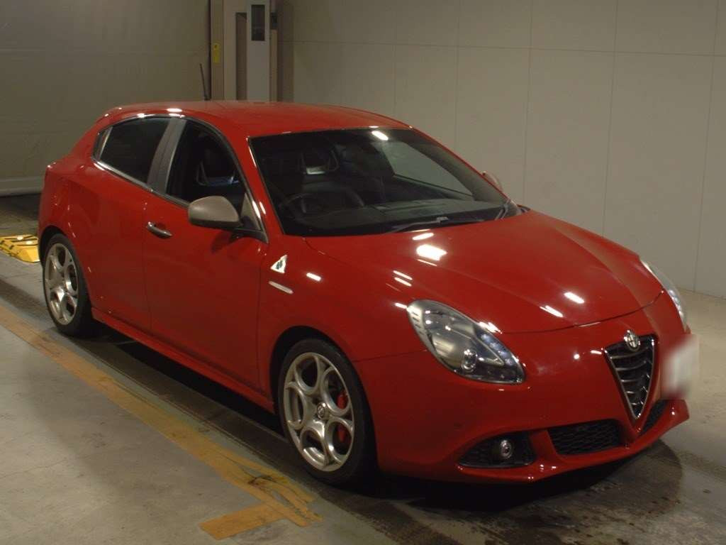 2016 Alfa Romeo Giulietta 940181[2]