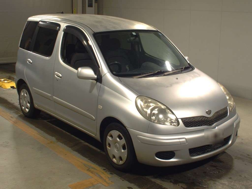 2003 Toyota Fun Cargo NCP20[2]