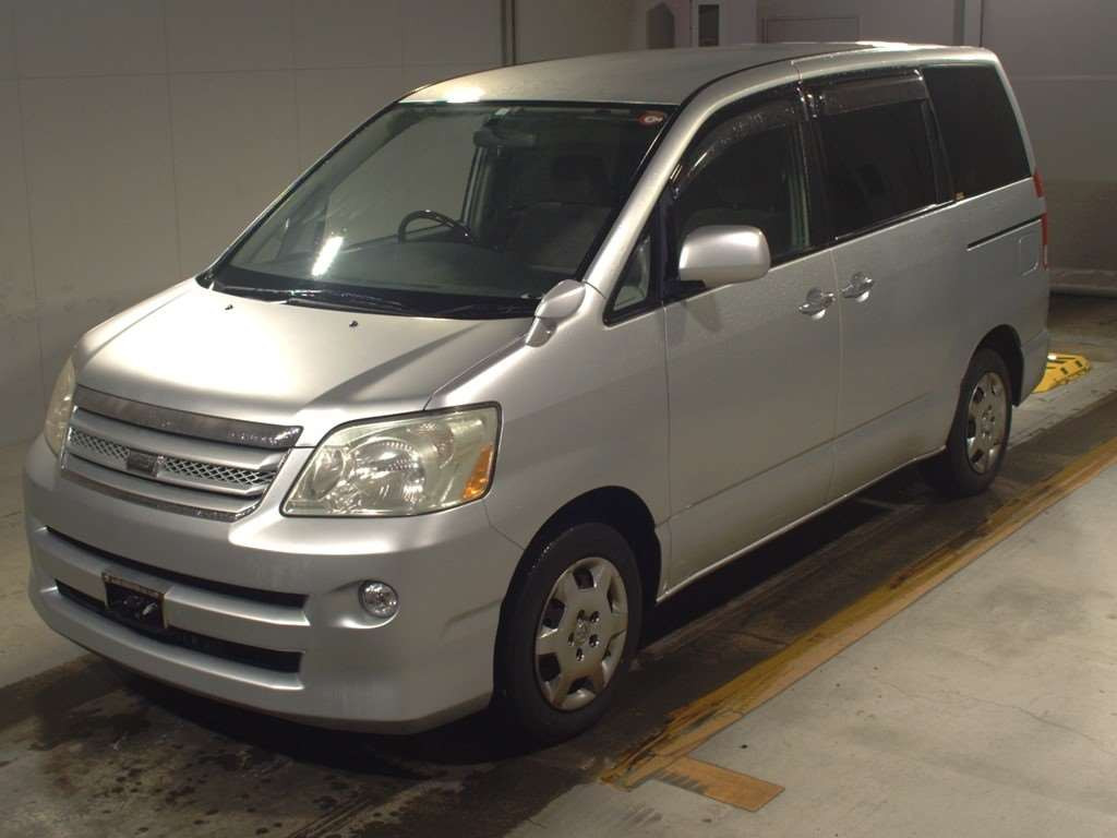 2006 Toyota Noah AZR60G[0]