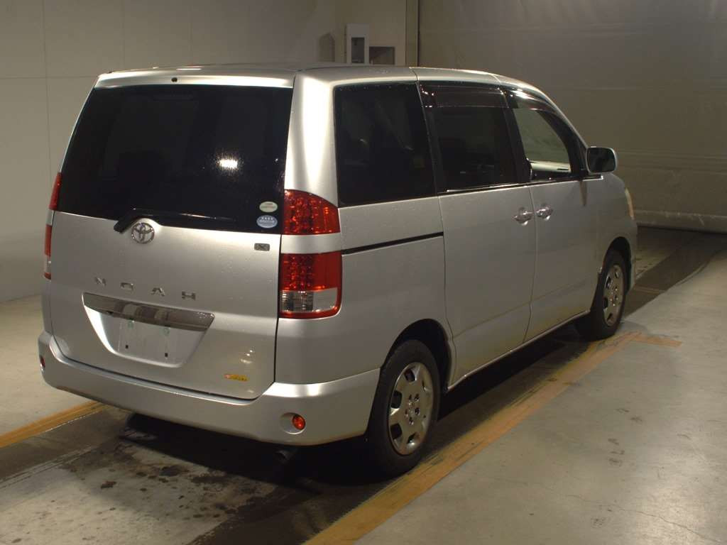 2006 Toyota Noah AZR60G[1]