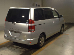 2006 Toyota Noah