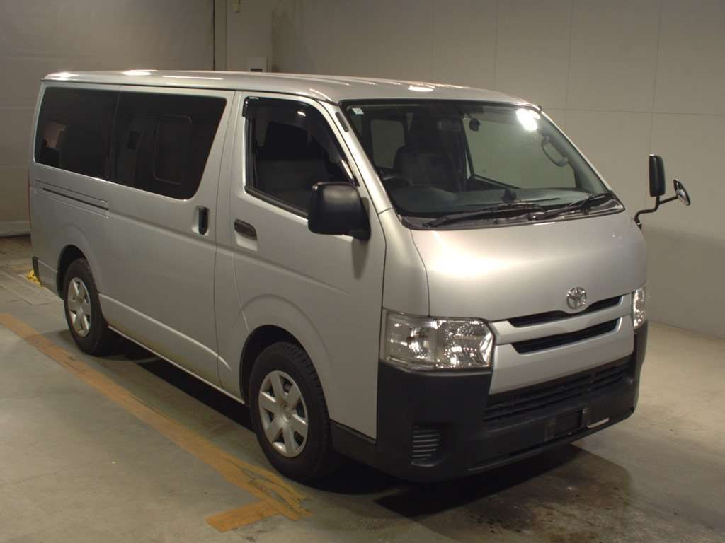 2019 Toyota Hiace Van GDH201V[2]