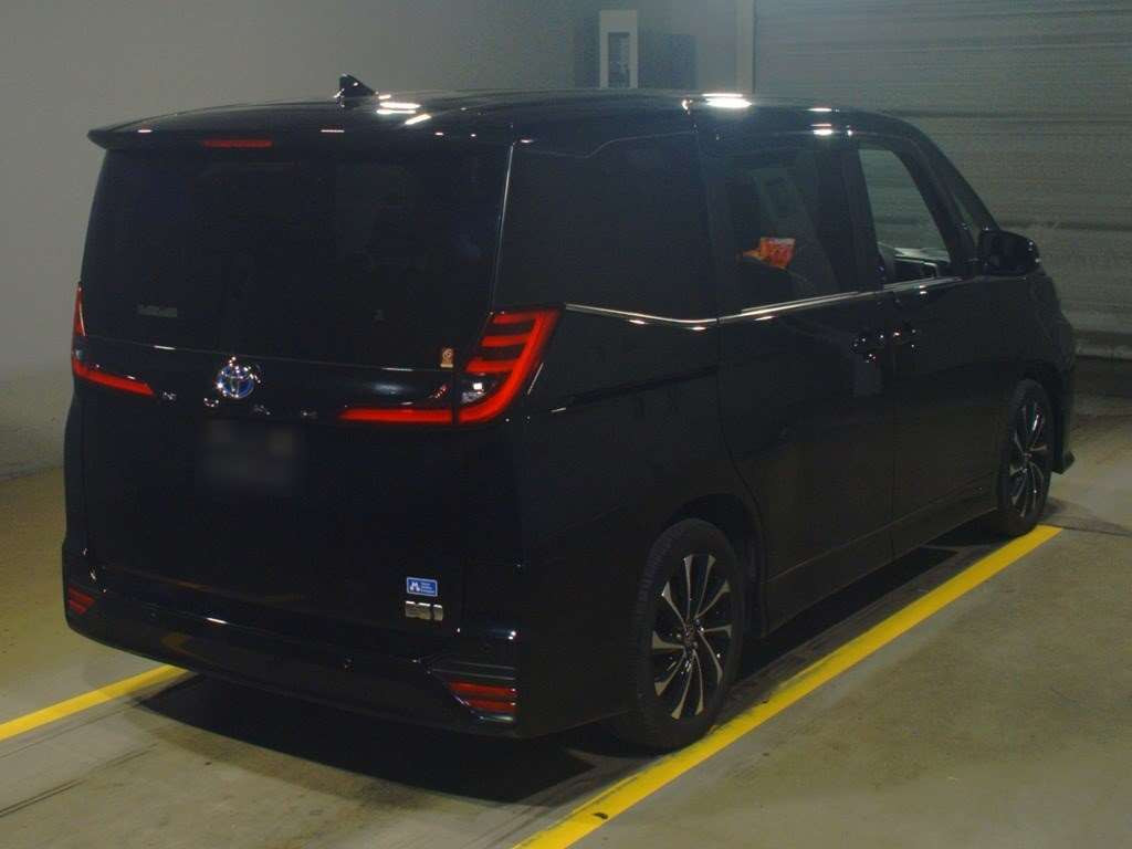 2022 Toyota Noah ZWR90W[1]