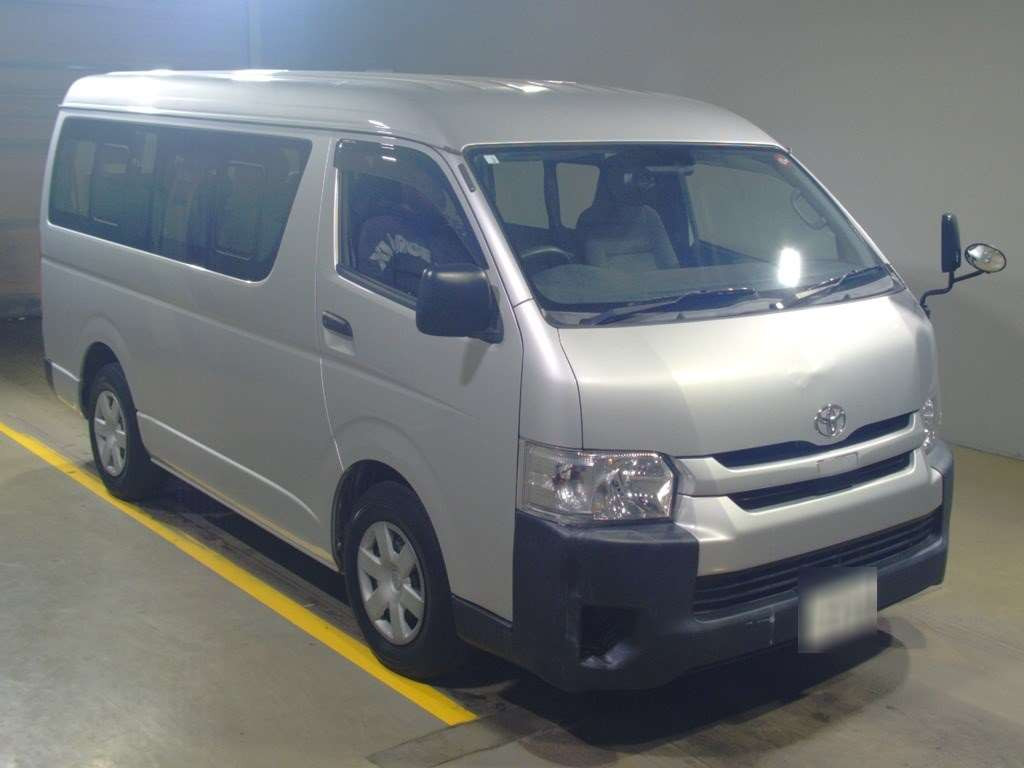 2020 Toyota Hiace Wagon TRH214W[2]