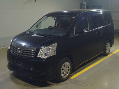 2013 Toyota Noah