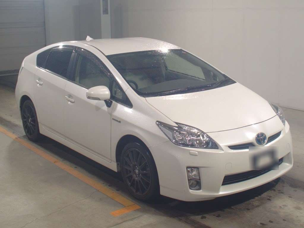 2011 Toyota Prius ZVW30[2]