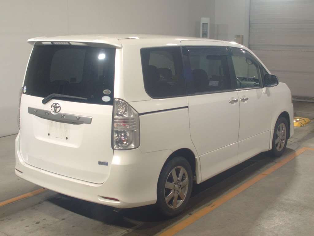 2009 Toyota Voxy ZRR70W[1]