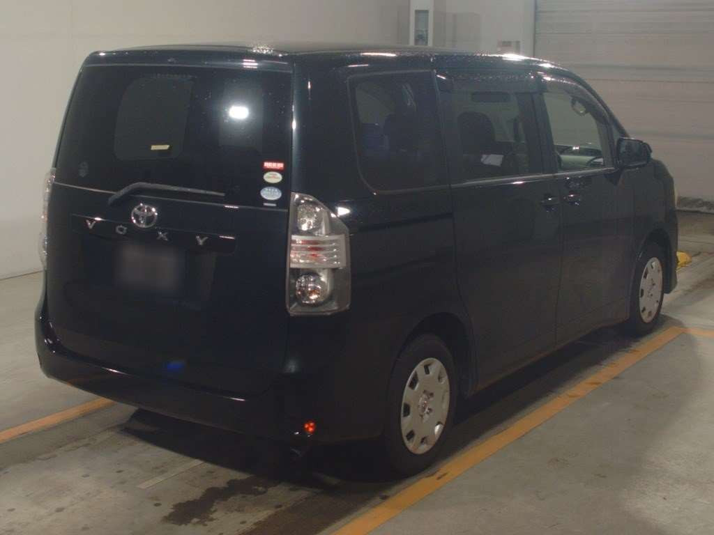 2010 Toyota Voxy ZRR70G[1]