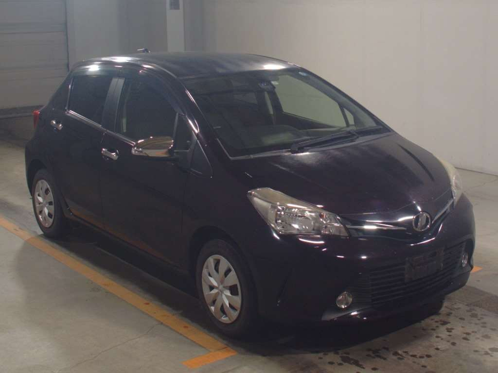 2015 Toyota Vitz KSP130[2]