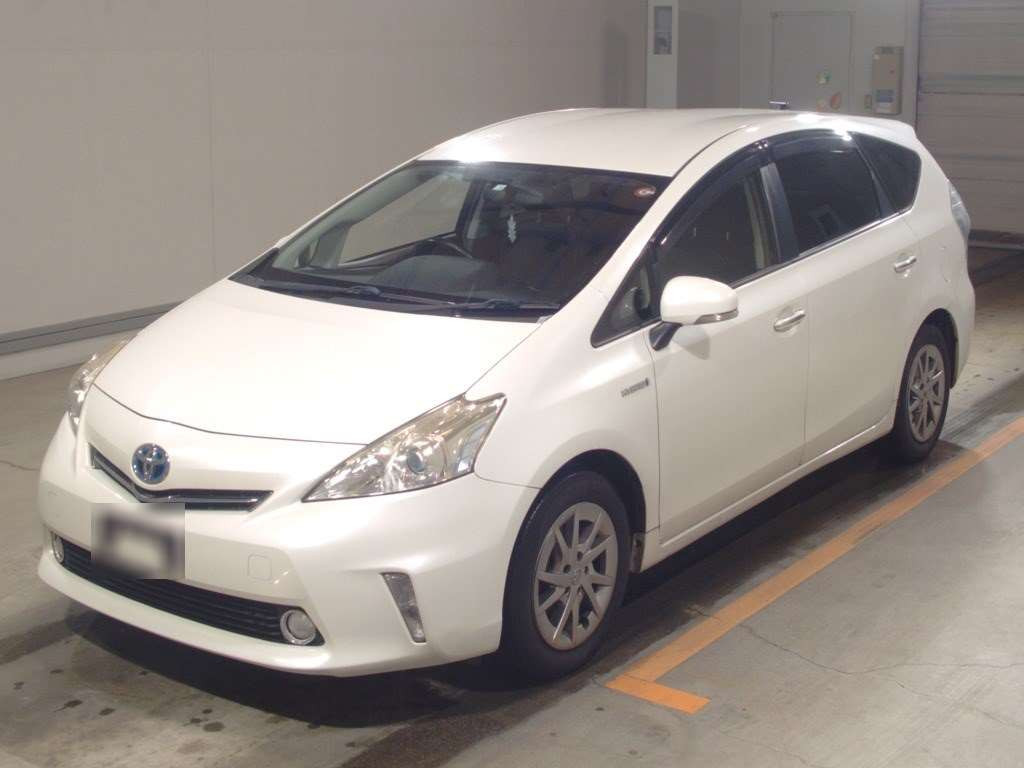 2014 Toyota Prius alpha ZVW41W[0]