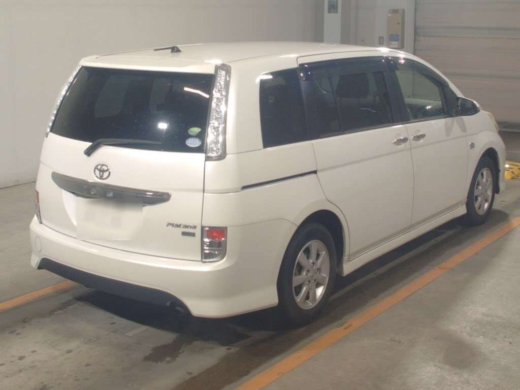 2013 Toyota Isis ZGM10W[1]