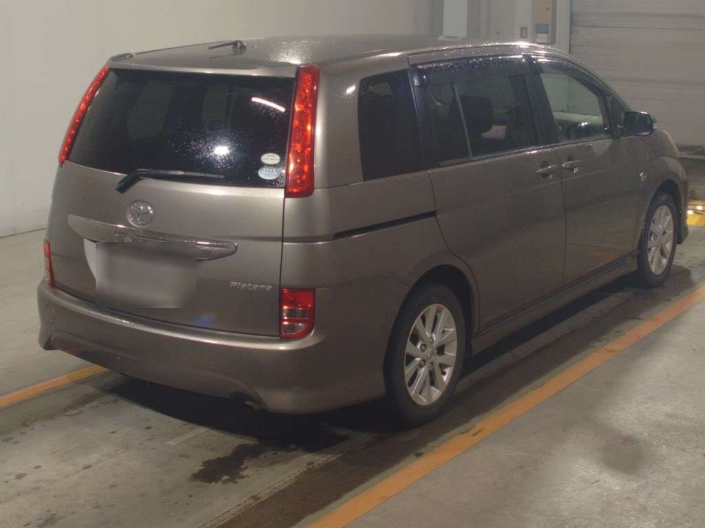 2007 Toyota Isis ANM10W[1]