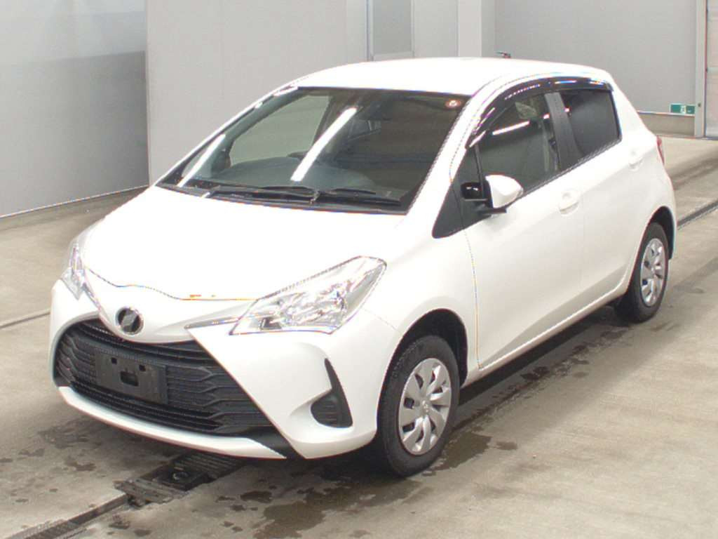 2017 Toyota Vitz NSP135[0]