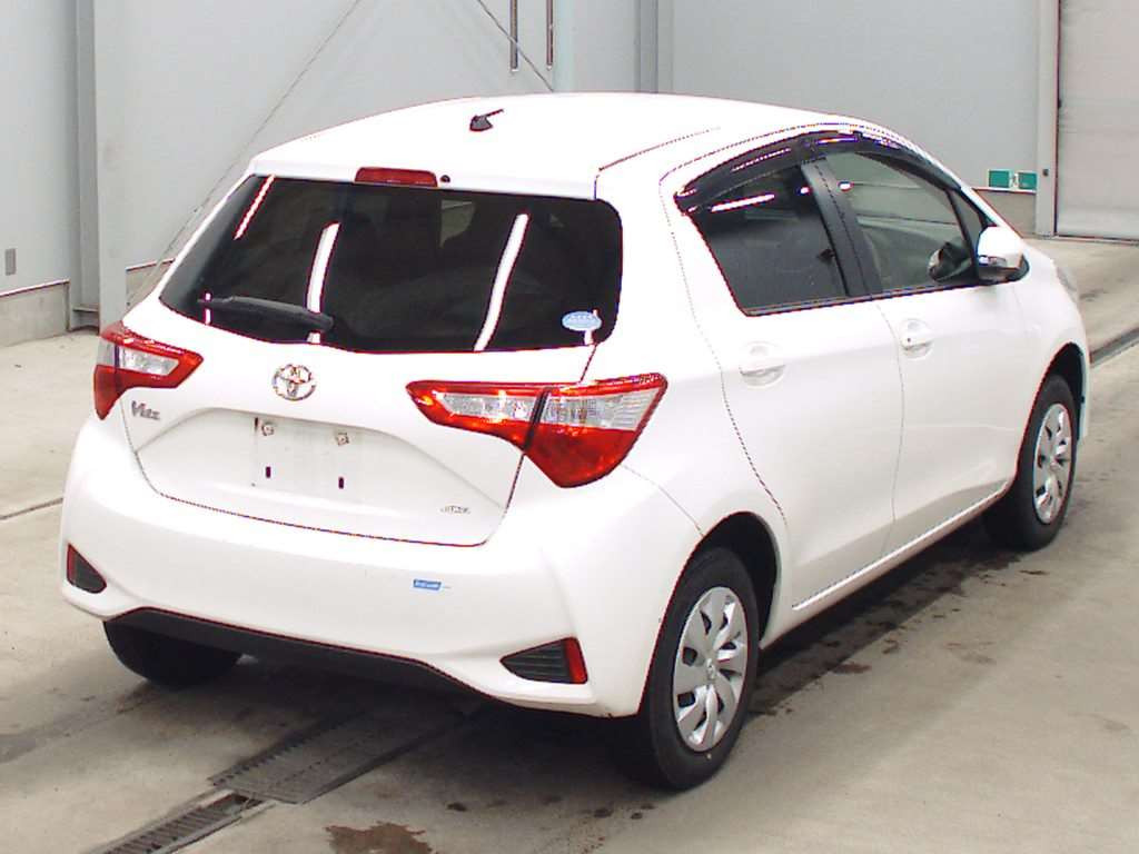 2017 Toyota Vitz NSP135[1]