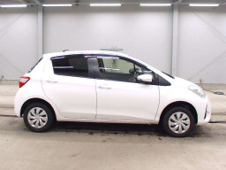 2017 Toyota Vitz