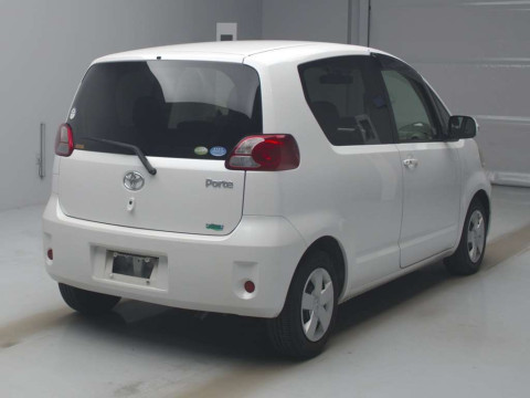 2011 Toyota Porte NNP11[1]