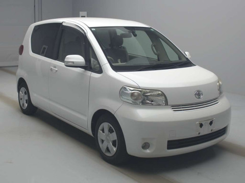 2011 Toyota Porte NNP11[2]