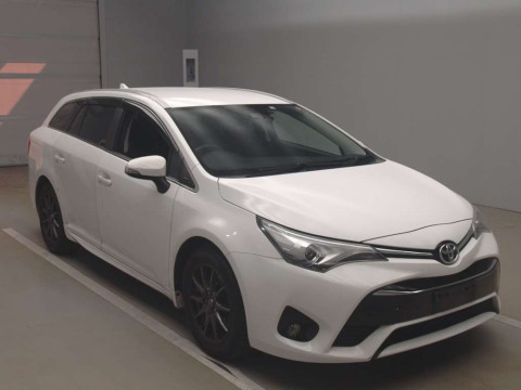 2017 Toyota Avensis Wagon ZRT272W[2]