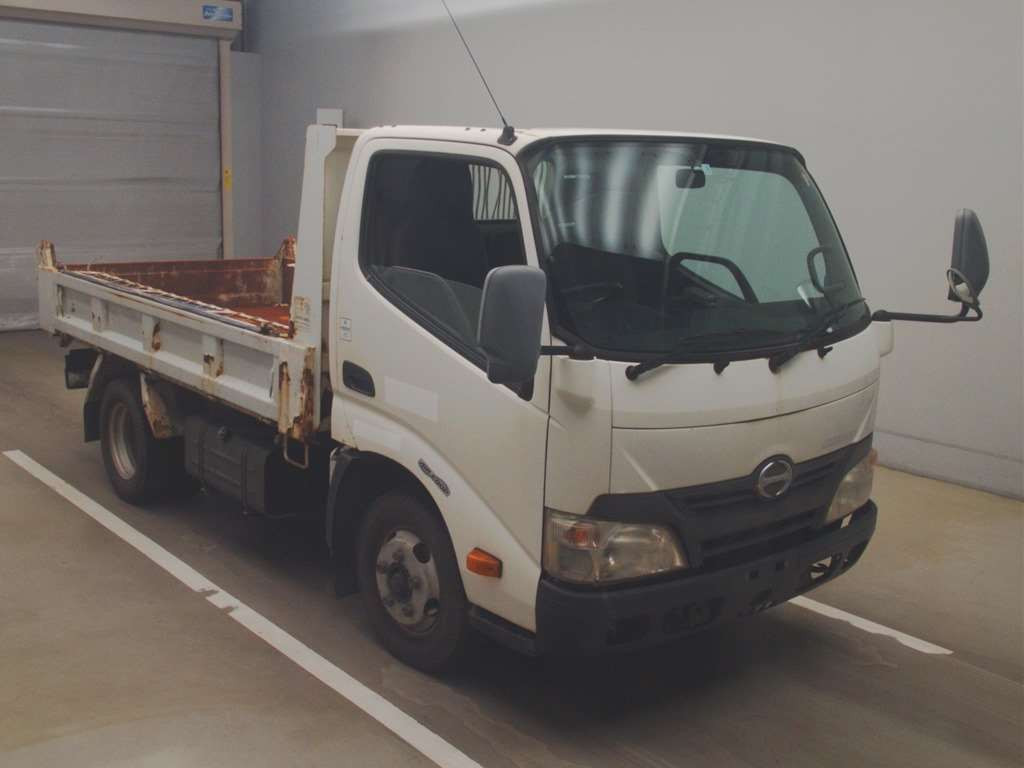 2012 Hino DUTRO XZC610T[2]